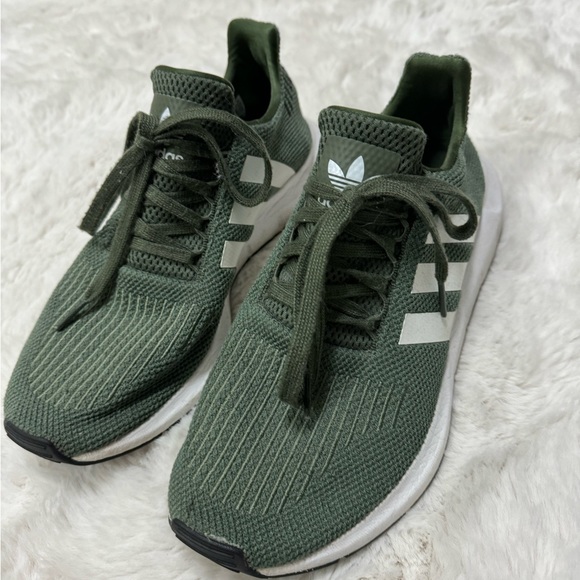 Adidas sneakers, army green, size 8.5 - Picture 2 of 6